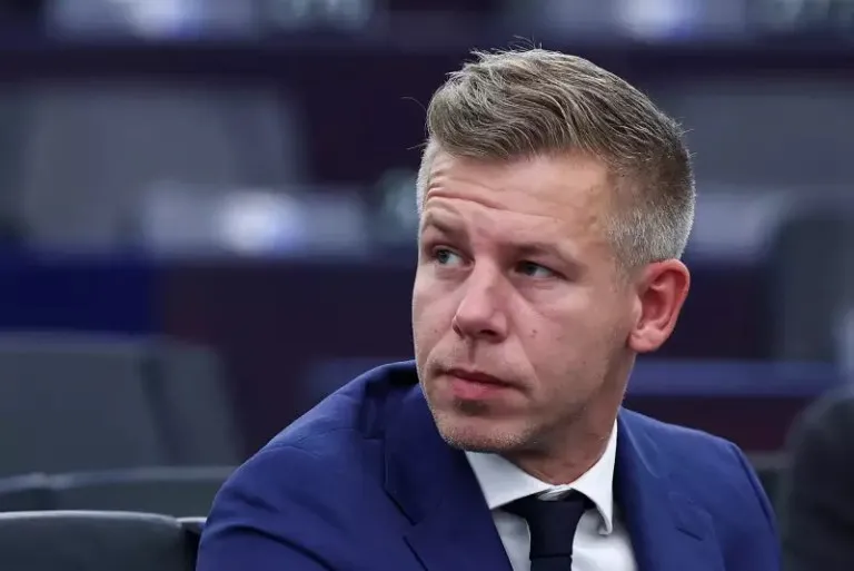 Intelligence record 913